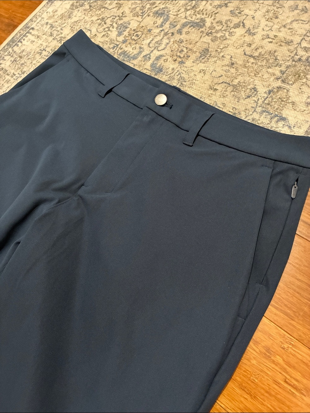 Lululemon Men's ABC classic trouser in Navy Performance Pants - size 33 - Picture 2 of 6